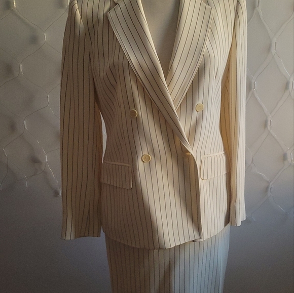 Vintage 100% Silk Pinstripe 2 Pc Suit • Jones New York • Cream & Olive • Size 4 - Picture 3 of 8